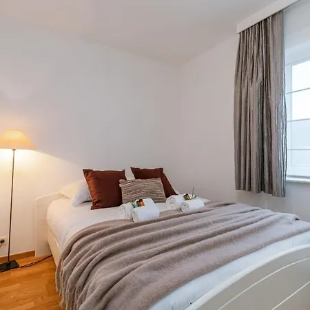 Modern With Parking And Sea View In Appartement