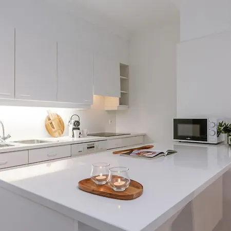 Modern With Parking And Sea View In Appartement Oostduinkerke