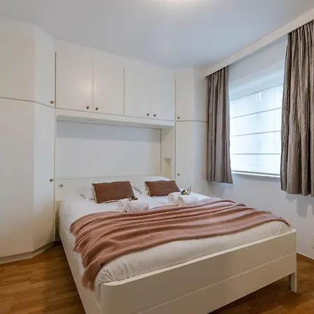 Appartement Modern With Parking And Sea View In *